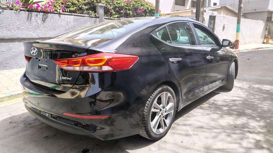 Hyundai Elantra image 7