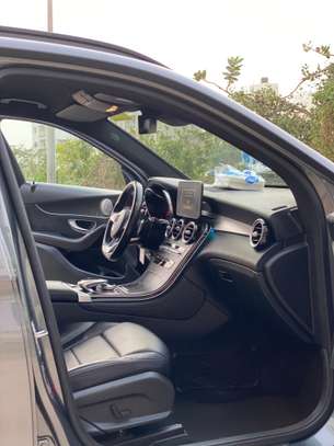 Mercedes Glc 350 e image 9
