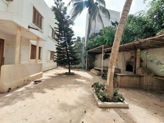 Villa a Loue  Ngor almadie R+1 image 3