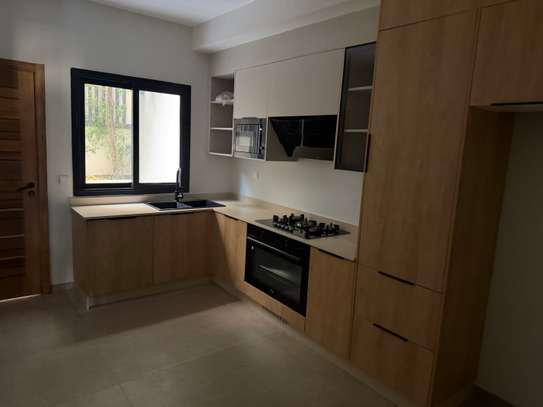 Duplex neuf à louer aux Almadies. image 10