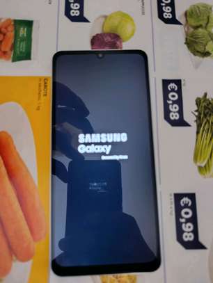 Samsung Galaxy A06 128GB image 3