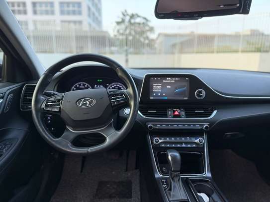 Hyundai grandeur 2018 image 2
