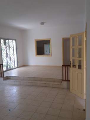 VILLA À LOUER – ALMADIES (DAKAR) image 5