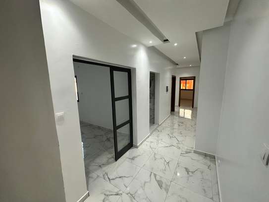 À loué appartement neuf luxe  HANN MARISTE F3 image 9