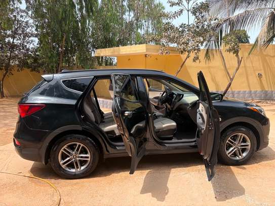 HYUNDAI SANTA FE 2017 image 7