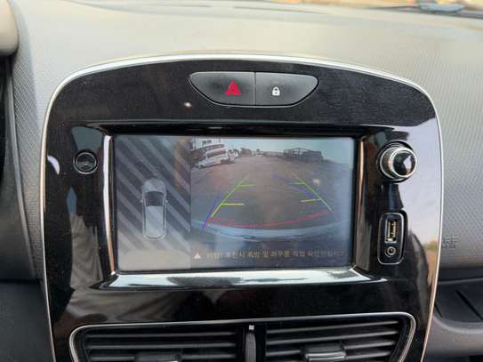 Renault clio image 10