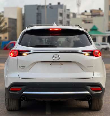 Mazda CX-9 SUV blanc spacieux fiable image 9