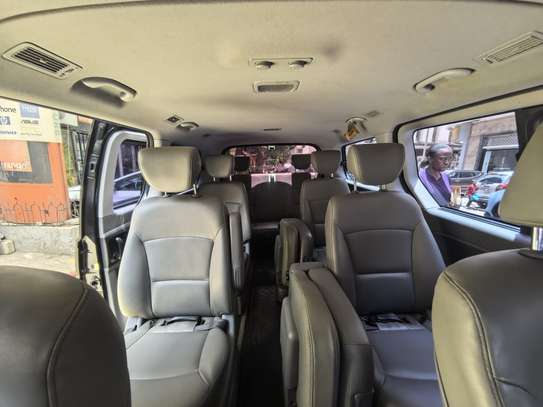Bus Hyundai Starex 12 places  avec chauffeur image 7