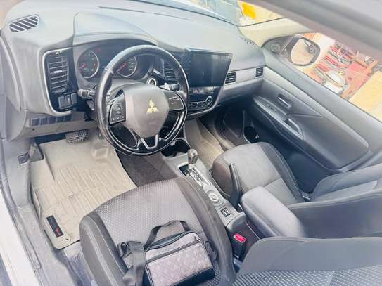 Vente Mitsubishi Outlander image 5