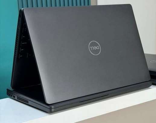 DELL PRECISION 3540 image 4