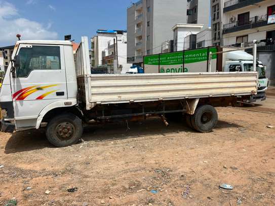Camion TATA 790e image 2