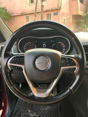 Jeep Grand Cherokee image 6