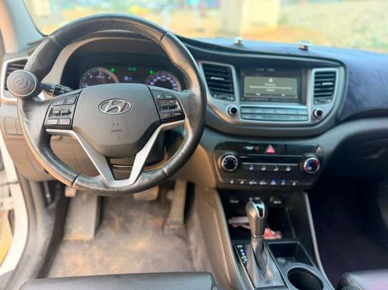 Hyundai Tucson image 8
