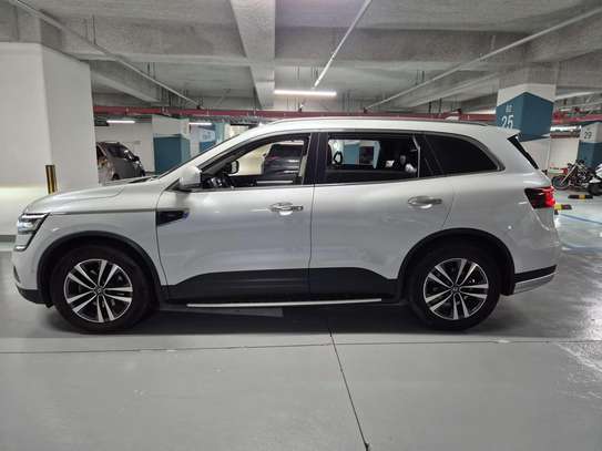 Renault SUV blanc phares LED design moderne image 2