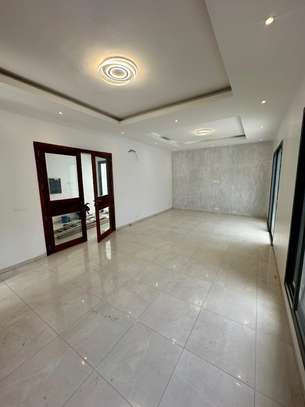 Magnifique villa R+2 à louer au almadie image 9