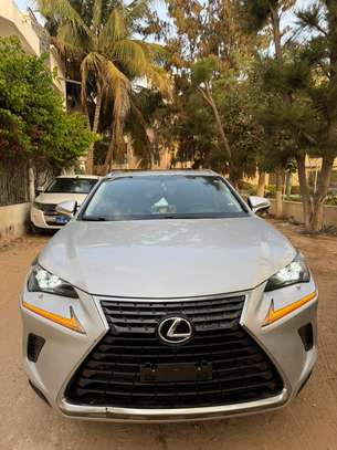 Lexus NX300H Année 2018 image 4