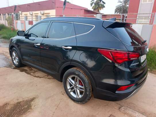 HYUNDAI SANTA FE 2018 image 9