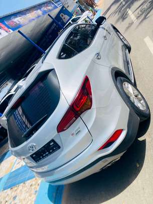 Hyundai santafe 2017 4x4 image 2