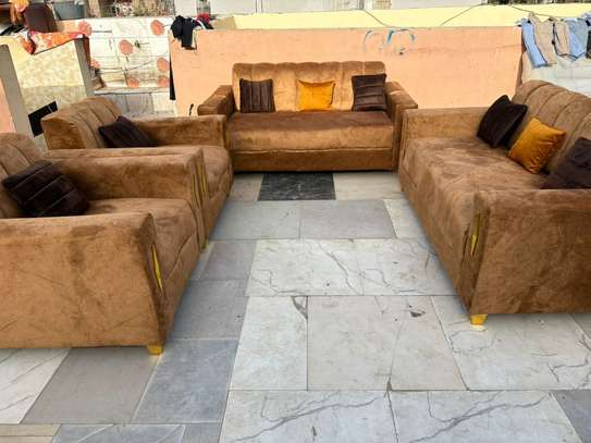 Salon 8 place vip image 5