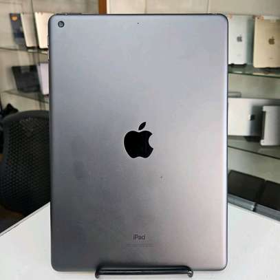 iPad 7th generation 128g image 2