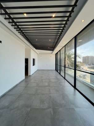 F4 d e225 m² à vendre sur la corniche image 14