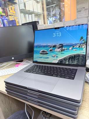 Macbook pro 16" M1 Pro 1To & 512Gb Ram 32Gb & 16Gb image 5