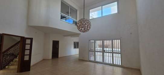 Vente Villa Cité Biagui /Produit atypique à gros potentiel. image 11