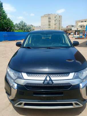 MITSUBISHI OUTLANDER 2019 image 3