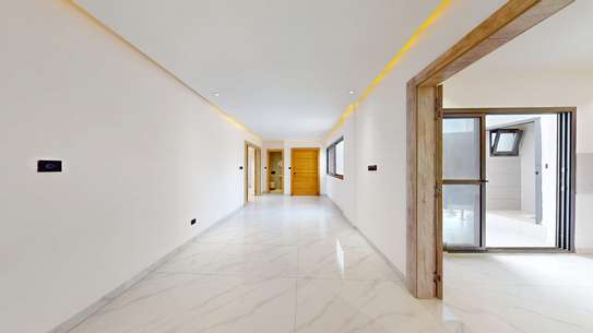F4 de 170m² au point E image 9