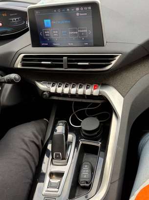 Peugeot 3008 image 3