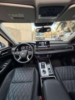 MITSUBISHI  OUTLANDER Année 2024 image 14