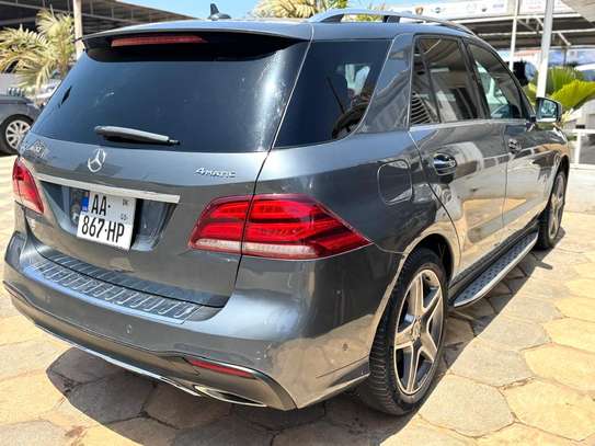 Mercedes Benz GLE 400 image 6