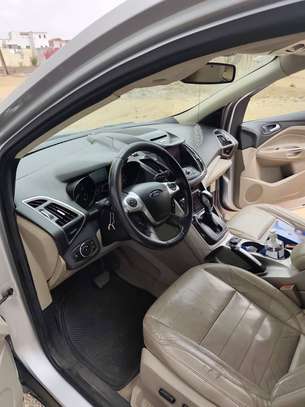 Ford Escape à vendre à Saly image 10