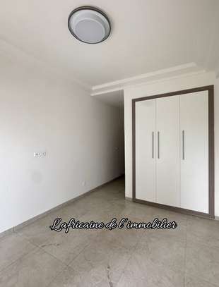 À LOUER – Magnifique Appartement F4 de Standing au Point E image 9