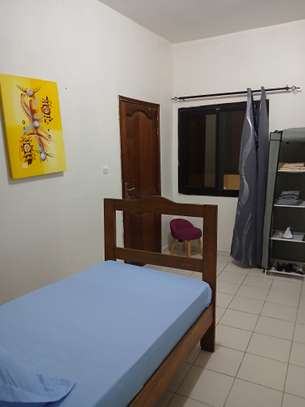 Chambre meublée à louer sur Dakar à Amitié-Zone A image 2
