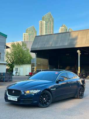 JAGUAR XE 20D PRESTIGE image 5