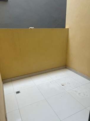 Appartement F4 a louer aux Almadies ( derrière la Gondole ) image 6
