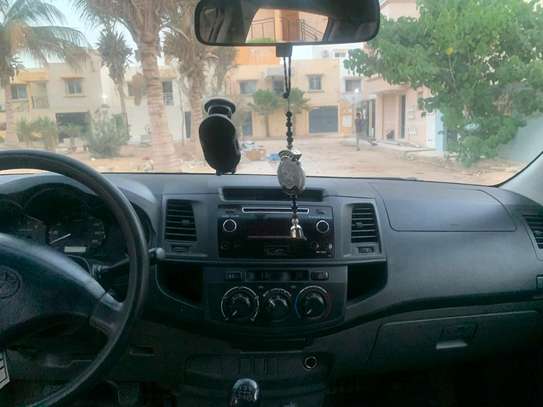 Toyota l200 image 4