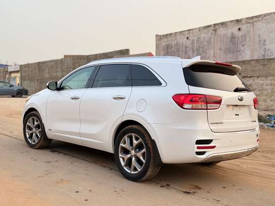 Kia Sorento SX image 5