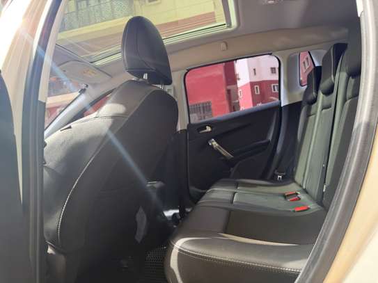 Peugeot 2008 image 10