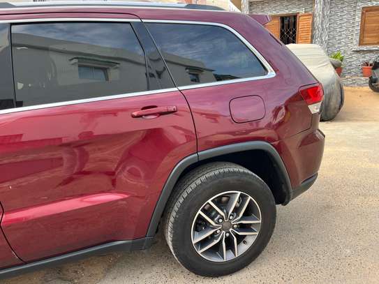 Jeep Grand Cherokee image 4