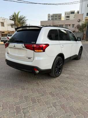 Mitsubishi outlander 2018 image 8