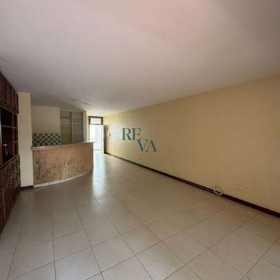 APPARTEMENT F2 À VENDRE AU POINT E image 5