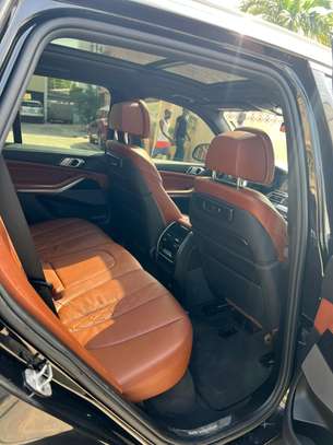 BMW X5 SUV noir automatique spacieux et puissant image 12