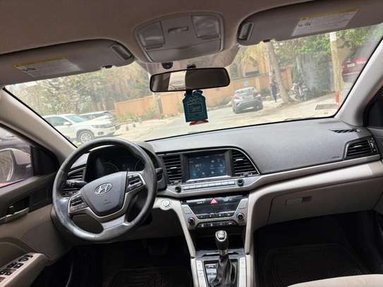 Hyndai elantra image 5