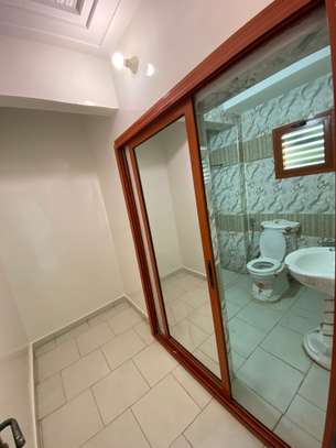 Appartement POINT E image 8