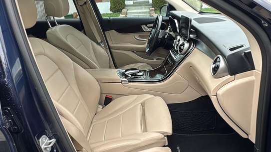 Mercedes Benz GLC 300 image 4