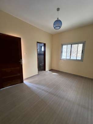 Maison à louer à Ndiakhirat HLM Corossol image 14