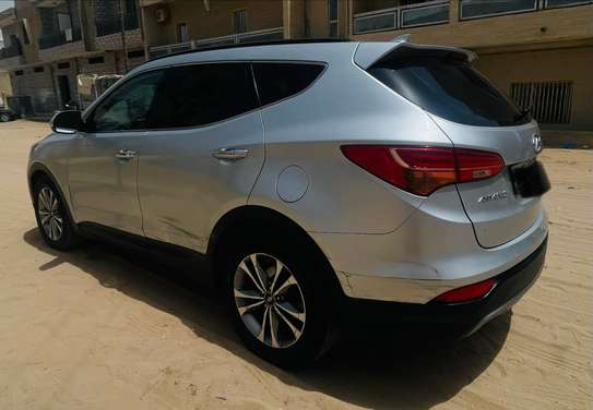 Hyundai santafe Diesel image 4
