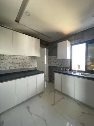 F4 à vendre Almadies recasement 184 m² image 8